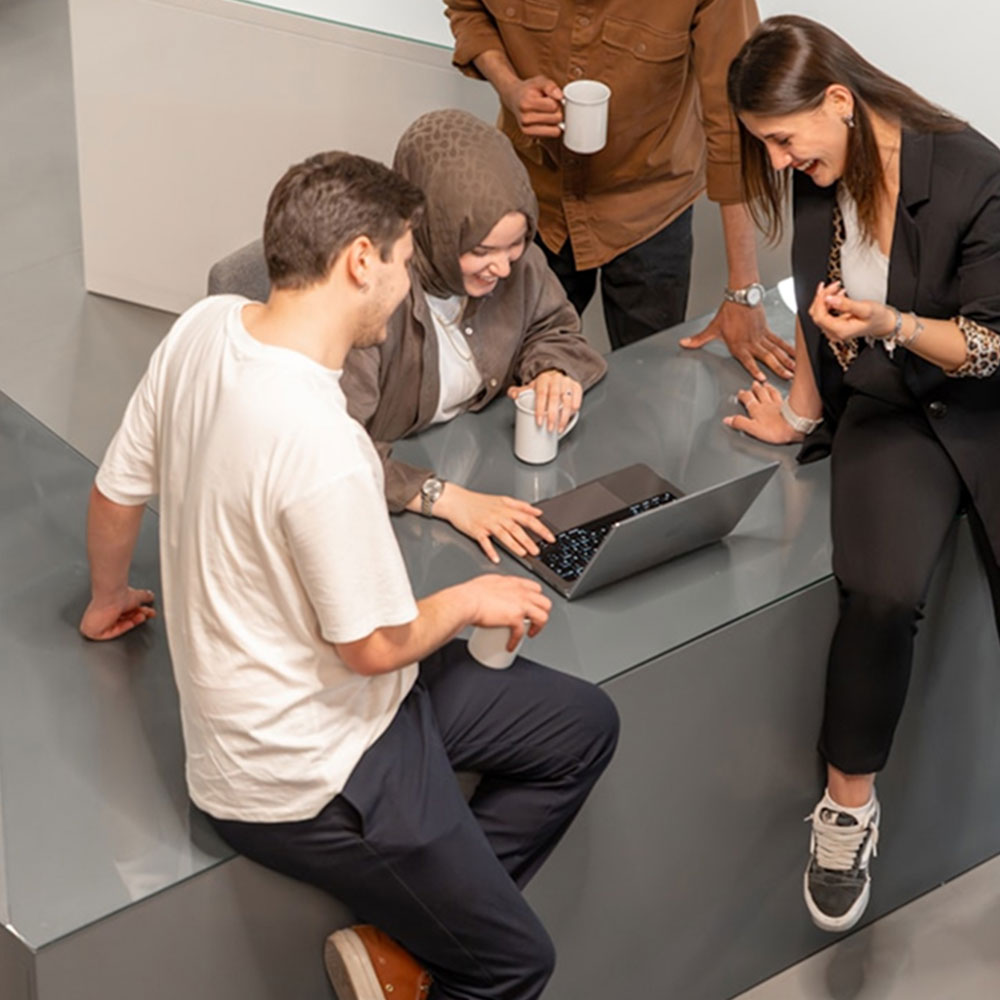 avalon-insurance-team